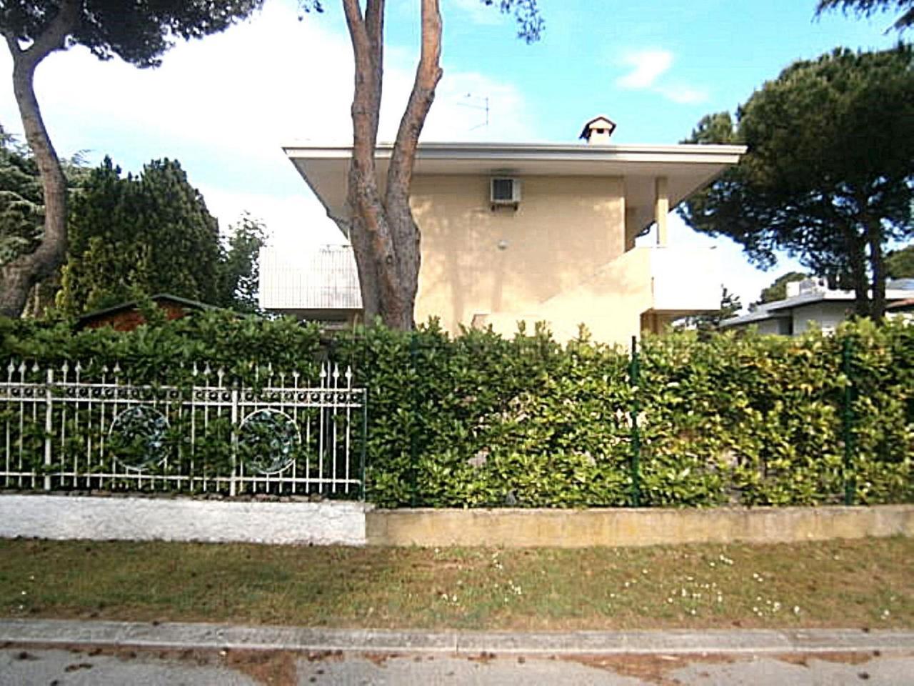 Andrea Apartment Bibione Bagian luar foto